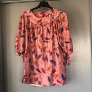 Women's Pullover Tunic Top size 40 Maggie Sweet 3/4 Sleeves with Cuffs